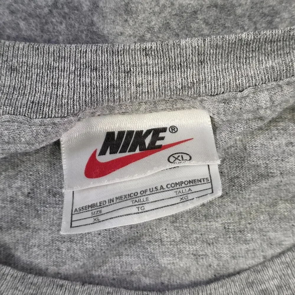 Vintage 90s UConn Huskies T Shirt Mens XL Gray NCAA Basketball Nike Graphic 90s‎